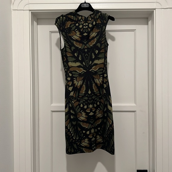 Authentic McQ Alexander McQueen 
Sleeveless camouflage print mini dress - Picture 5 of 9
